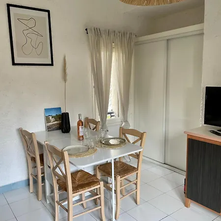 Apartment Charming One-bedroom In St Raphael - Maurin - 2140 *