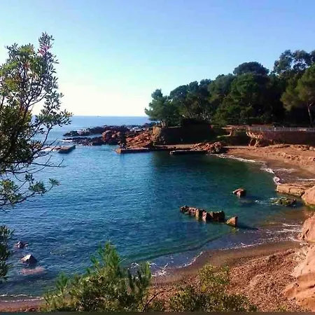 Apartment Charming One-bedroom In St Raphael - Maurin - 2140